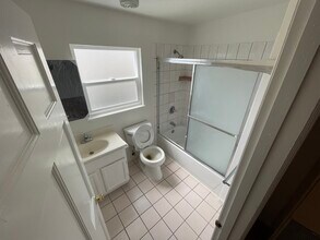 605 Madison St, Unit 162 in Oakland, CA - Foto de edificio - Building Photo