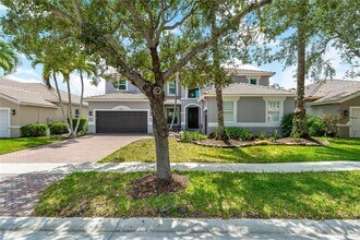 3901 E Hibiscus St in Weston, FL - Building Photo - Building Photo