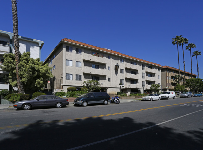 Hobart Apartment in Los Angeles, CA - Foto de edificio - Building Photo