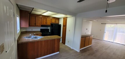 40221 Harris Ln in Palm Desert, CA - Building Photo - Building Photo