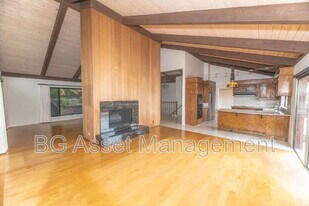 180 Somerset Rd in Piedmont, CA - Building Photo