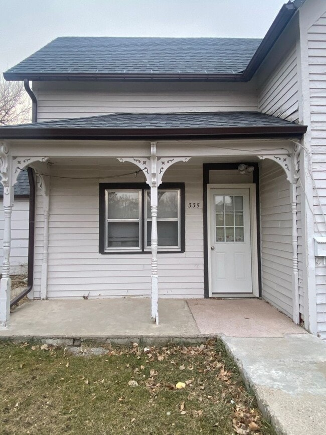 property at 335 N 5th St