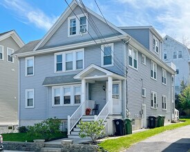 16 Kimball Rd, Unit 2 in Watertown, MA - Foto de edificio - Building Photo