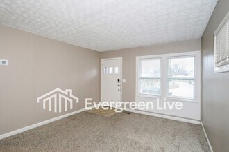 8771 Desoto Dr in Cincinnati, OH - Building Photo - Building Photo