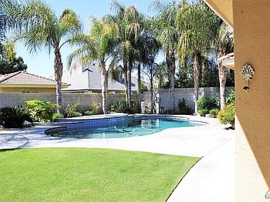 12309 Thornwood Dr in Bakersfield, CA - Foto de edificio - Building Photo