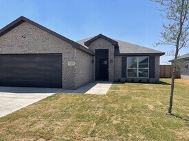 7215 23rd St in Lubbock, TX - Building Photo