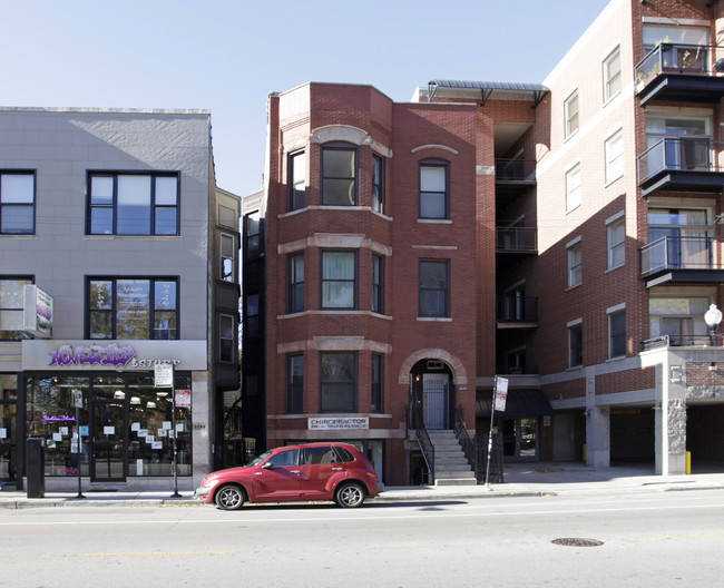 3250 N Clark St in Chicago, IL - Foto de edificio - Building Photo