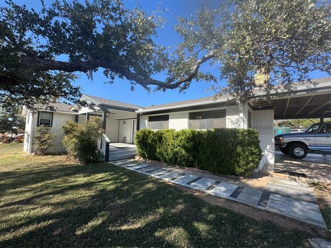 5300 US-290 in Dripping Springs, TX - Building Photo - Building Photo