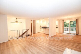 19044 NE 165th Pl in Woodinville, WA - Building Photo - Building Photo