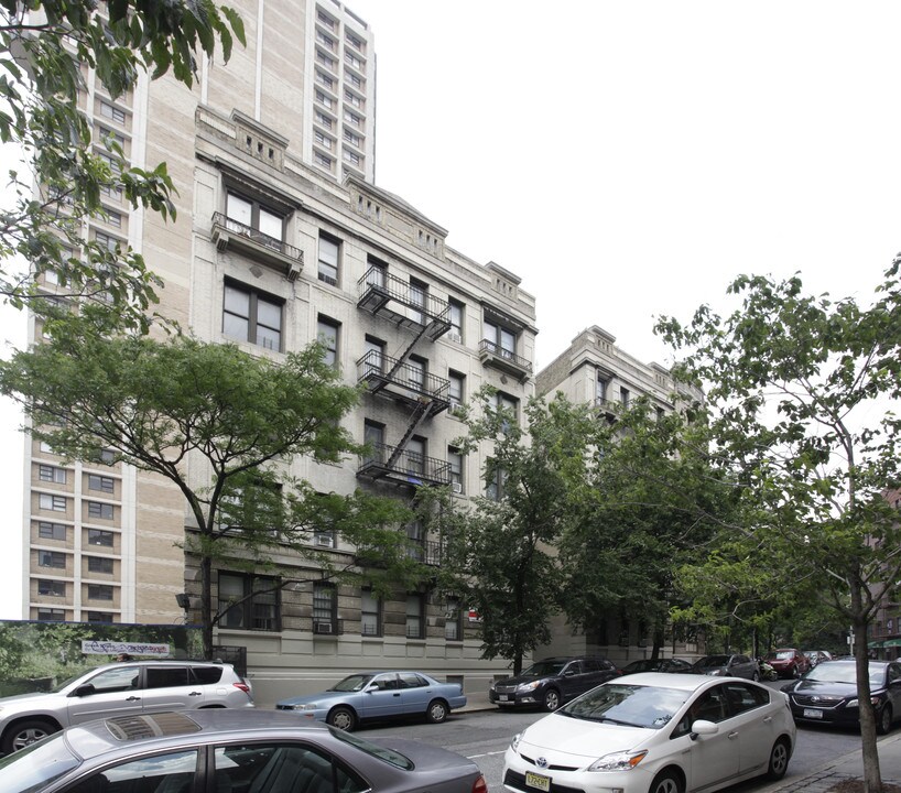 112 Haven Avenue in New York, NY - Foto de edificio