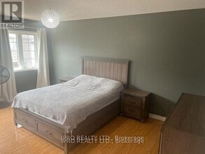 25 Hornett Way in Ajax, ON - Building Photo - Building Photo
