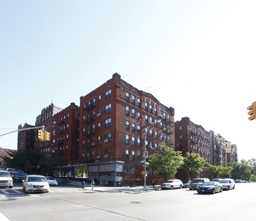 675 Empire Boulevard Apartments in Brooklyn, NY - Building Photo