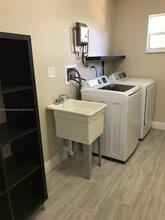 9353 Fontainebleau Blvd in Miami, FL - Building Photo - Building Photo
