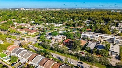 2335 NE 172nd St in North Miami Beach, FL - Building Photo - Building Photo