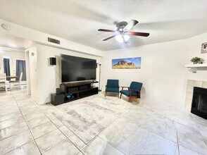 6262 E Brown Rd in Mesa, AZ - Building Photo - Building Photo