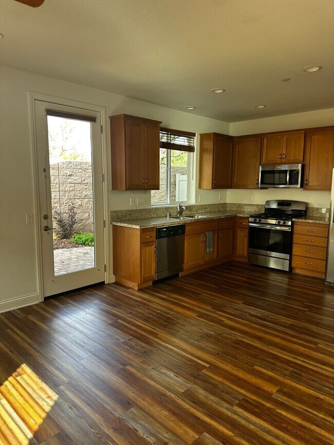 321 Oak Hill Rd in Paso Robles, CA - Building Photo - Building Photo