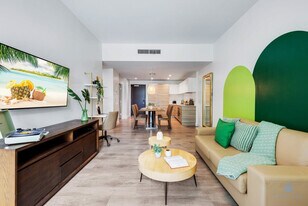 777 N Ocean Dr in Hollywood, FL - Building Photo