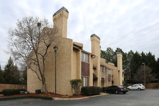 Roswell Landings in Roswell, GA - Foto de edificio - Building Photo