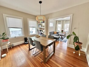 98 Putnam St, Unit 1 in Watertown, MA - Building Photo - Building Photo