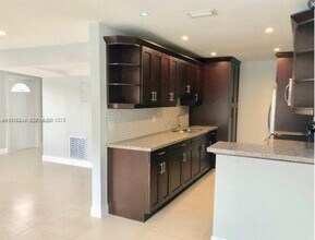 43 NE 12th Ave in Homestead, FL - Building Photo - Building Photo