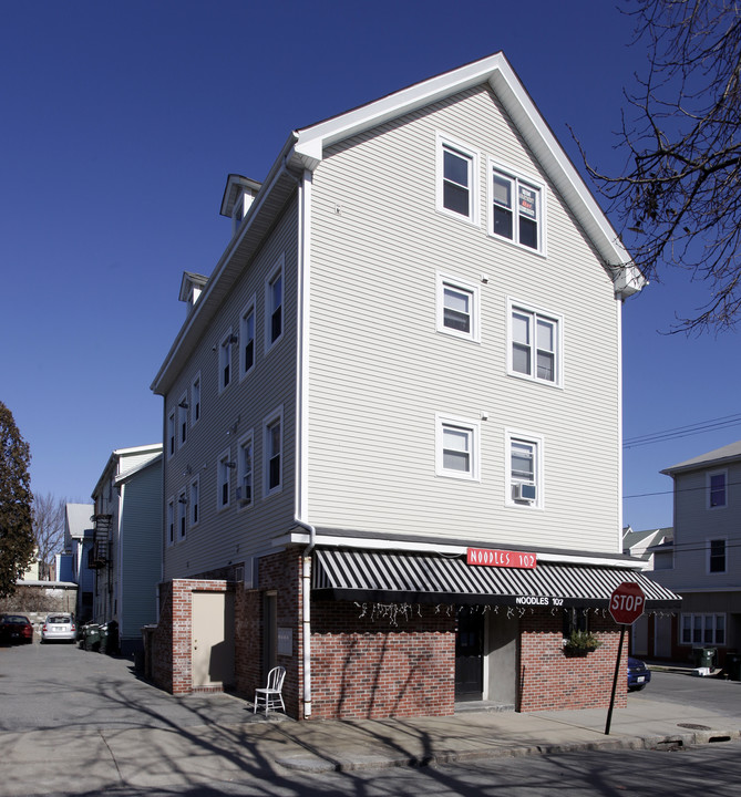 102-104 Ives St in Providence, RI - Building Photo