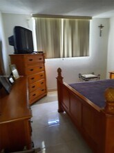 3551 NE 169th St in North Miami Beach, FL - Foto de edificio - Building Photo