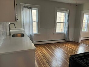 45 Clinton St in New Britain, CT - Foto de edificio - Building Photo