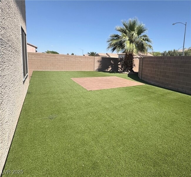 4520 Grand Rock Dr in North Las Vegas, NV - Foto de edificio - Building Photo