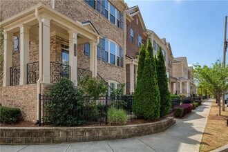 1962 Bainbridge Ln in Atlanta, GA - Building Photo - Building Photo