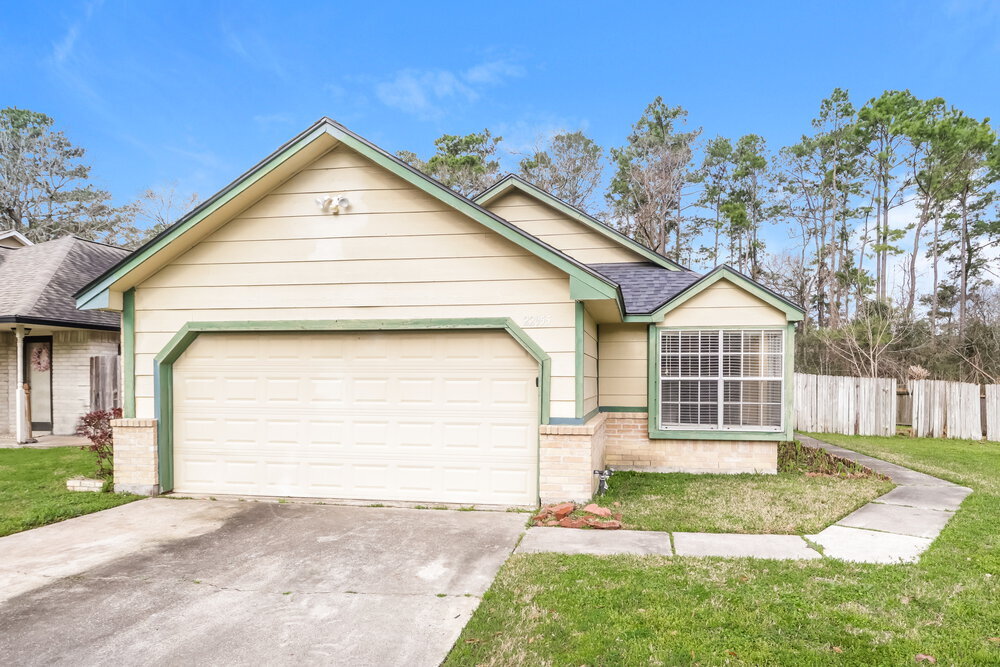 22955 Red Leo Ln in Spring, TX - Building Photo