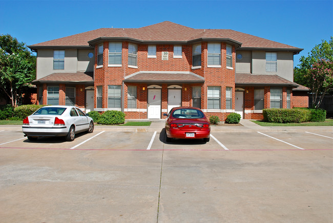 Frankford Townhomes in Dallas, TX - Foto de edificio - Building Photo