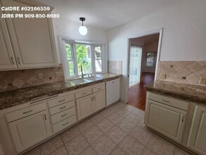 11 Eccelstone Cir in Irvine, CA - Building Photo - Building Photo