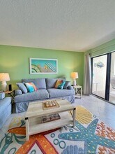 7410 S Ocean Dr, Unit 409 in Jensen Beach, FL - Foto de edificio - Building Photo