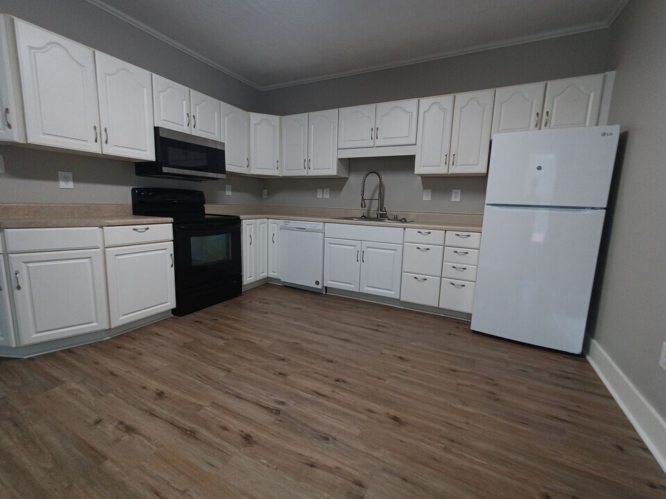 3704 Fairview St SW in Huntsville, AL - Building Photo