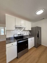 7814 Hollow Oak in Live Oak, TX - Building Photo - Building Photo