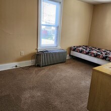 902 Oak St in Indiana, PA - Building Photo - Building Photo