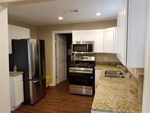 5617 Shiloh Dr in Fort Worth, TX - Foto de edificio - Building Photo