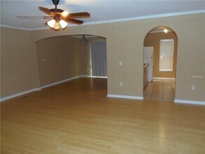 4645 Ashburn Square Dr in Tampa, FL - Foto de edificio - Building Photo