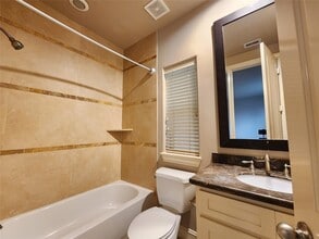 3205 Center St in Houston, TX - Building Photo - Building Photo