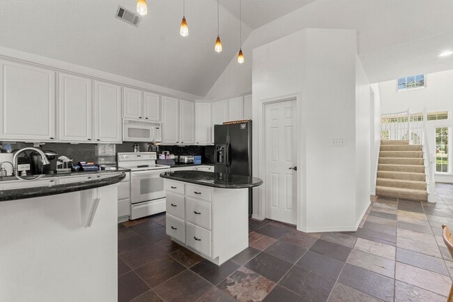 5094 Pleasure Lake Dr in Willis, TX - Building Photo - Building Photo