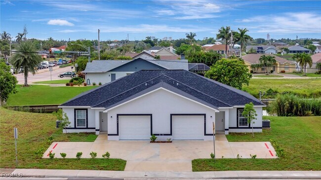 103-105 Cultural Park Blvd in Cape Coral, FL - Building Photo - Building Photo