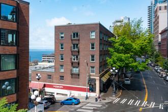 Fairmount Apartments in Seattle, WA - Building Photo - Building Photo