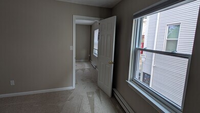 38 Central St, Unit 1 in Ipswich, MA - Building Photo - Building Photo