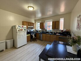1460 Tremont St, Unit 3 in Boston, MA - Building Photo