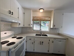 6-8 Eden Ln in Larkspur, CA - Building Photo - Building Photo