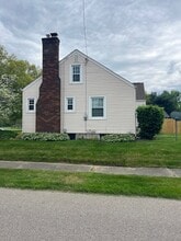 122 27th St NW in Barberton, OH - Building Photo - Building Photo