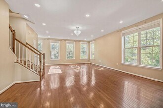 102 Vista Knoll Dr in Occoquan, VA - Building Photo - Building Photo