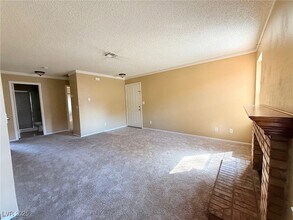 5576 W Rochelle Ave., Unit 38B in Las Vegas, NV - Building Photo - Building Photo