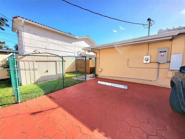 215 S 12th Ave in Hollywood, FL - Building Photo - Building Photo