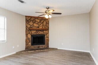 11122 Hanning Ln in Houston, TX - Building Photo - Building Photo